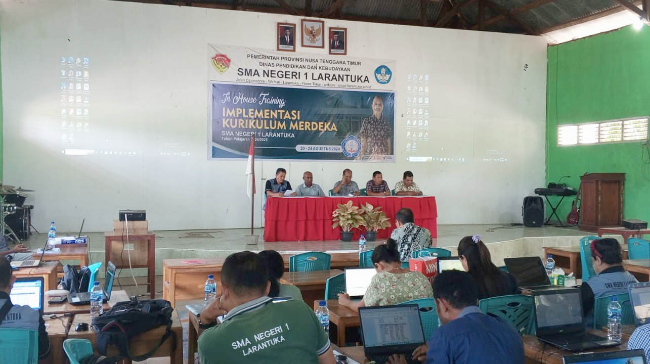 IN HOUSE TRAINING : MOMEN  PENINGKATAN PROFESIONALISME GURU